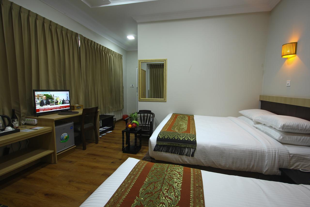Immana Grand Inle Hotel Nyaung Shwe Esterno foto