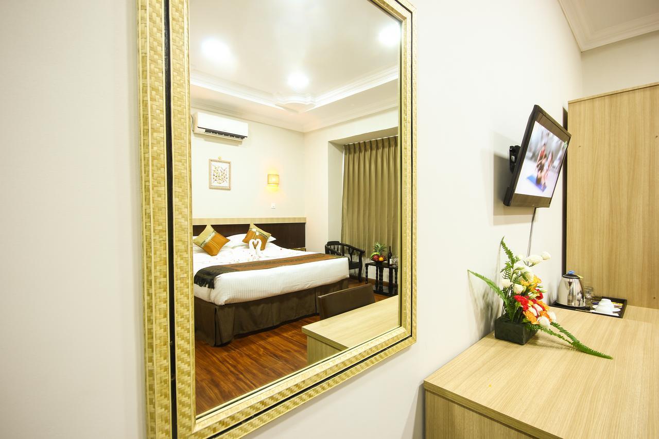 Immana Grand Inle Hotel Nyaung Shwe Esterno foto